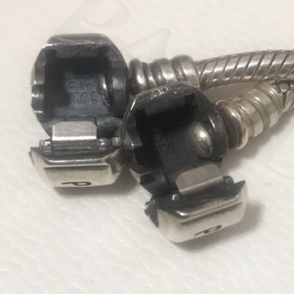 Authentic pandora bracelet - Picture 3 of 4